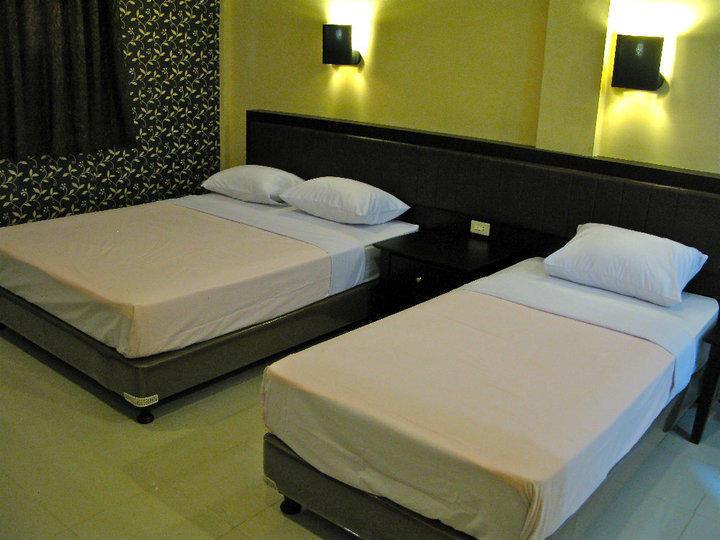 Hotel Carolina Transit Medan Habitación foto